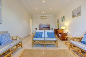 Qawra Seafront with large front terrace