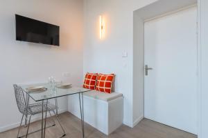 Studio équipé côté rue, parking gratuit