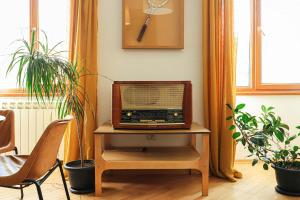 Charming 2BR Near Rooms Hotel - By Wehost