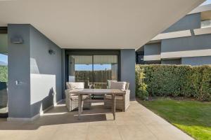 Costa Elegant Escape