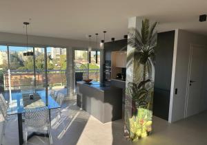 TOP 2 Bedrooms 2 Baths 2 WCs Terrasse Juan Les Pins