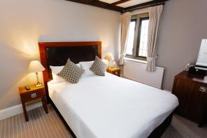 Classic Double Room room in Hatton Court Hotel
