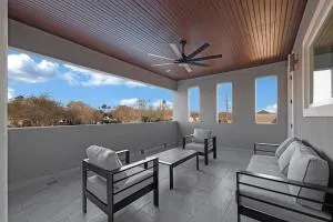 Relax and Unwind in this Modern Spacious Townhome - 法尔