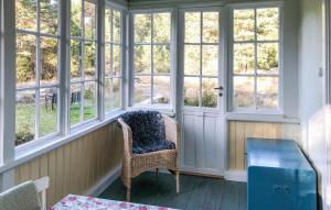 1 Bedroom Cozy Home In Vikbolandet