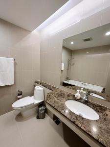 The Prime 11 Sukhumvit 11 2BR near BTS Nana