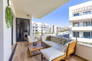 Dahlia - Luxurious Apartment with Spacious Terrace