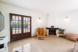 Patroves Ranch - private pool & sea views