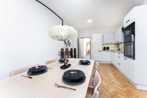 Stylish Stay by Vyšehrad Apartment