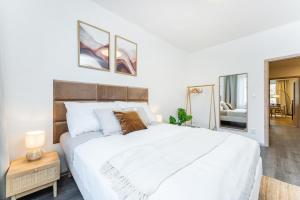 Stylish Stay by Vyšehrad Apartment