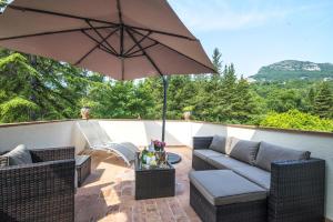 Spacious villa in Tourrettes-sur-Loup with Private Lake access Sleep 16