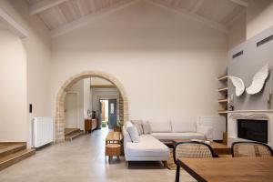 Artemis Apollonas Villa I Luxury Escape with Pool