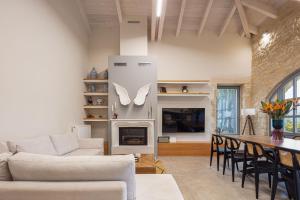 Artemis Apollonas Villa I Luxury Escape with Pool