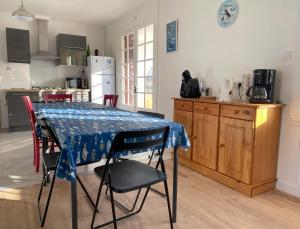 Villas Maison avec jardin a 450m de la mer a TREGASTEL - Ref 117 : photos des chambres