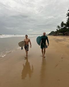 Kings Marine B&B Surf Hotel