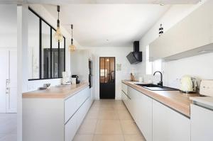 Villa Coraly - piscine chauffée et jardin