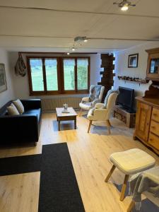 Enzian 4 Zi Ferienwohnung in Landhaus