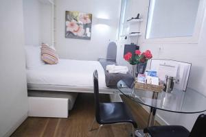 Cosy Studio right at Liverpool Street Station!