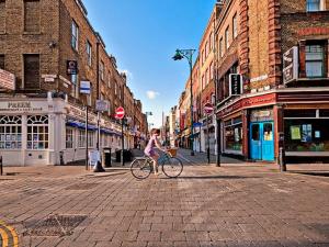 Cosy Studio right at Liverpool Street Station!