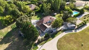 Les Grands Maitres Chambre d'Hotes - 洛泽尔特