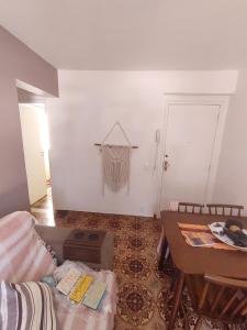 Apartamento a 150 metros da Praia dos Anjos