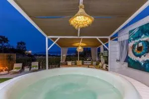 White Cycladic House with Jacuzzi - Anissaras