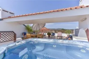 Apartamento Vila Sol com terraço e jacuzzi privad - 奎特里拉