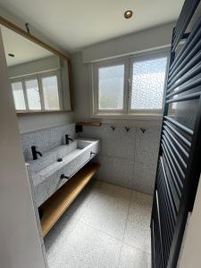 -Le bel abri- à 2 pas de la mer