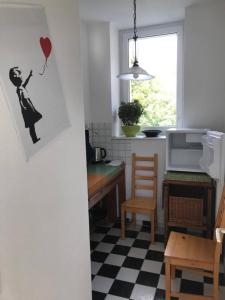 Annastraße - gemütlich mit schaukeln auf dem Balkon