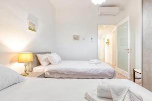 Qawra Beachside Bliss