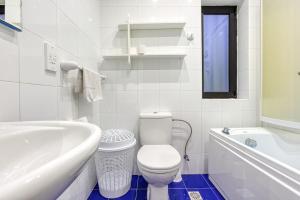 Qawra Beachside Bliss