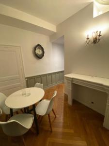 Appartements L-imprimerie A2, studio cosy au coeur de la Roche ! : photos des chambres