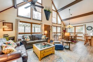 Family Friendly! Mtn Getaway in Maggie Valley