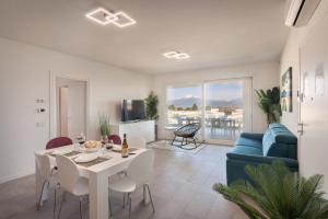 Perla Garda Lake Apartment With Pool