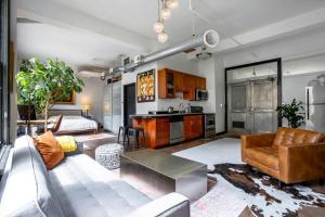 City Lights Loft Downtown LA Month Plus