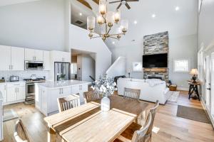 Newly Built Home w Mtn Views in Black Mountain!