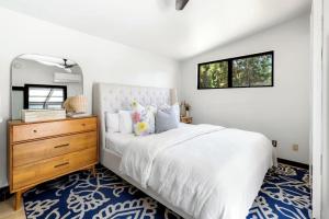 Canyon Crest Cottage and Garden in Topanga Canyon