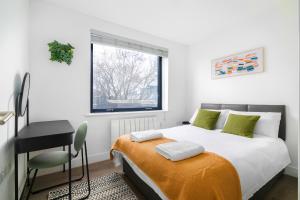 Shoreditch Hoxton London City 3 bed 2 bath over 3 floors Suit Large Families