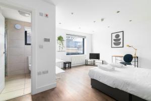 Shoreditch Hoxton London City 3 bed 2 bath over 3 floors Suit Large Families