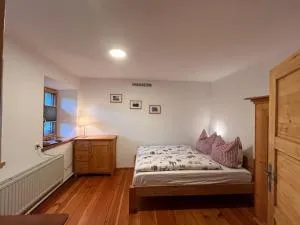 Gästezimmer in Bauernhaus - رنفيغ