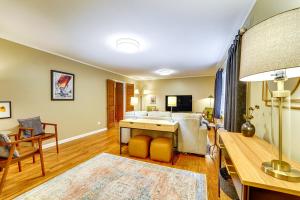 2 Mi to U of A Centrally Located Home with Patio!