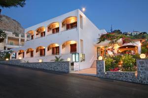 Nefeli Hotel