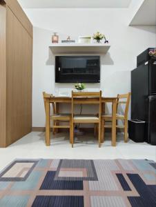 Stylish Condo with City View and Netflix - Pool Access