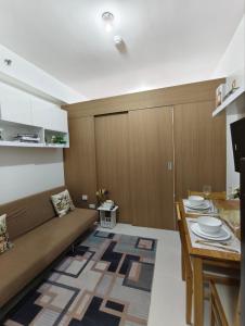 Stylish Condo with City View and Netflix - Pool Access