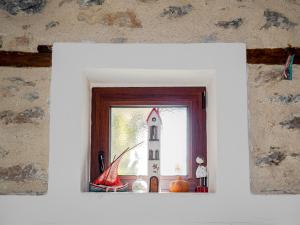 Beautiful house with garden and amazing lake view