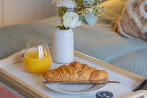 Hawick Apartment- 2-Bed in Coatbridge, Mins from Motorway to Glasgow