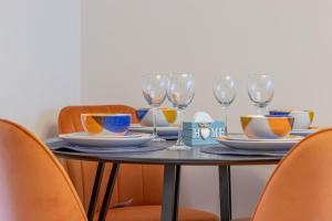 Hawick Apartment- 2-Bed in Coatbridge, Mins from Motorway to Glasgow