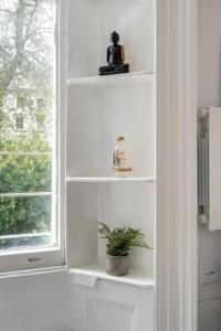 Hidden Terraced STUDIO FLAT in Central London