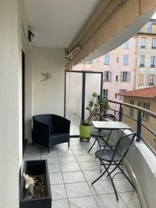 Nice Massena 2 rooms