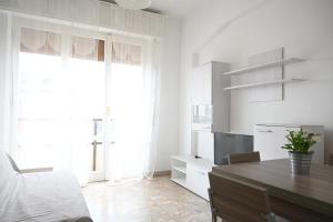 SE141 Comodo bilocale fronte mare