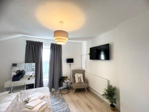 Executive Studio Apartment in the heart of Barry, Flat 1